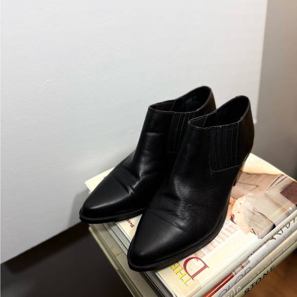 Steve Madden Size 8.5 Black Ankle Booties - Picture 3 of 14